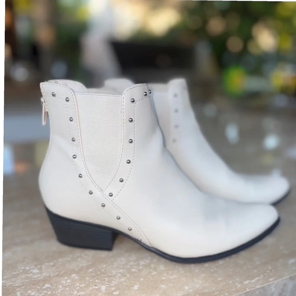 Esprit Ankle Boots Teigan Studded Off-White Western Booties 7.5M